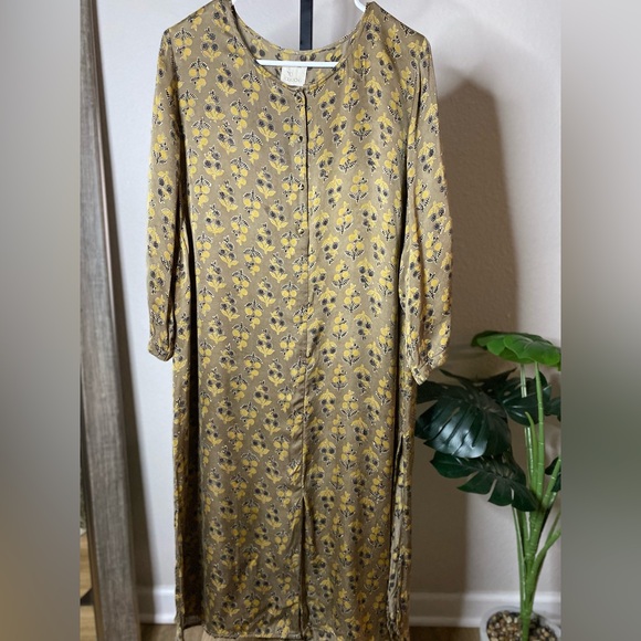 Women Printed Viscose Rayon Straight Kurta Beige - Picture 1 of 14